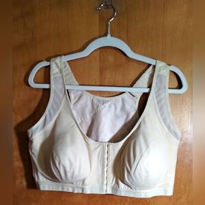 NWOT Plus Size Front Closure Bra